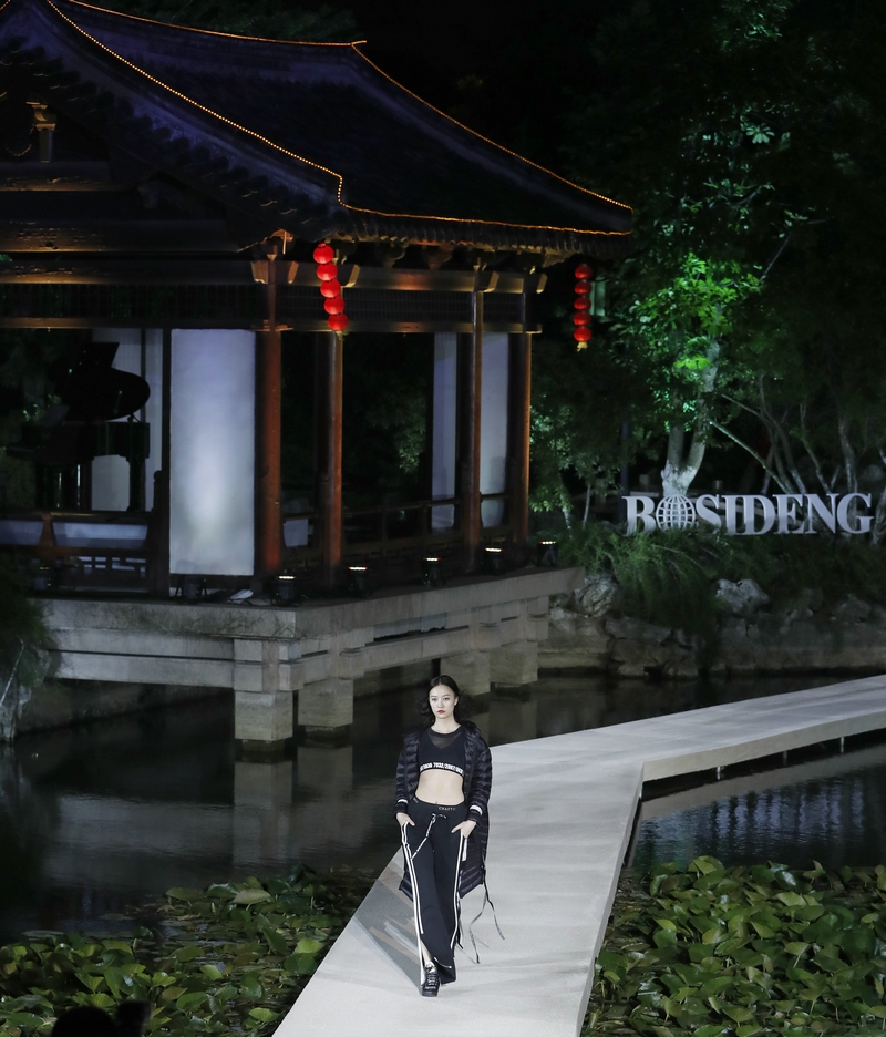 ��˾�����ݽ���ʵ��ʱװ��