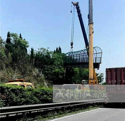 ���˸������������Ŷձ������ײ�� ��ͷǶ��2������