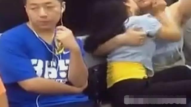 ���µ�����̫���ȣ���Ҷ�������ȥ�ˣ��Աߵ��˿ٱ���ʾ����!