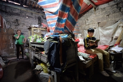 Ů��ѧ������3��ƶ������＂������＂ �丸�������