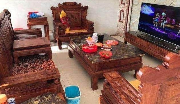 �峤�Խ�������С�󷿣�������20��̫�ϵ����ˣ�