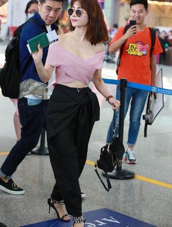 ������������ɳ�����������൱�󵨣�����ֱ�����ݵ�̫���ˣ�