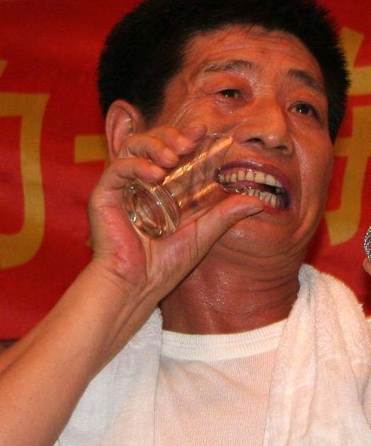 ��ʳ�˾�Ȼʲô���ԣ�����ʯͷֽ��������������Ȼ�����У�