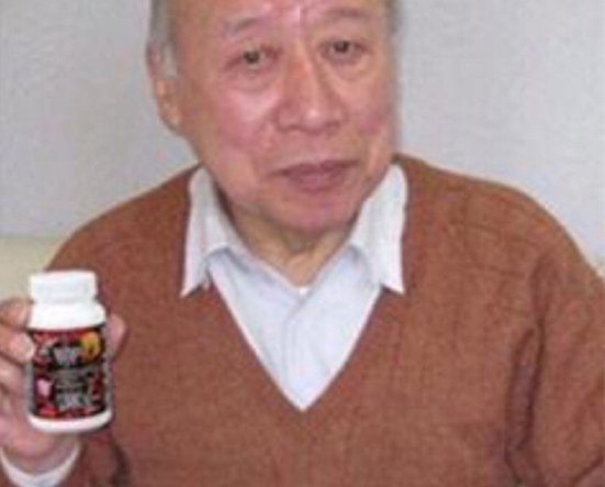 80���Ͻ�����ţ���۲�,����90��Ů����,��ƭ50�����Ͻ�