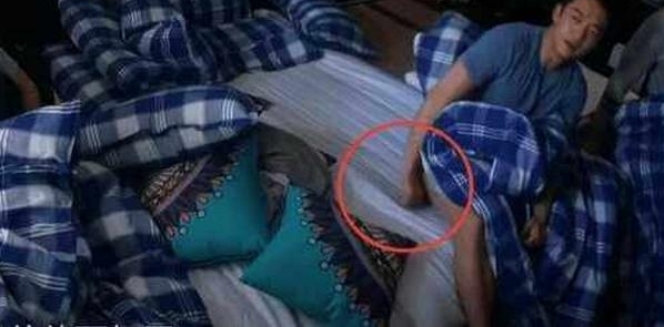 ����ֱ�Ӱ���¹���ȰͲ�С��¶�������