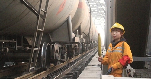 90����·Ů���ع���һ�죬һ���������Ѱ�