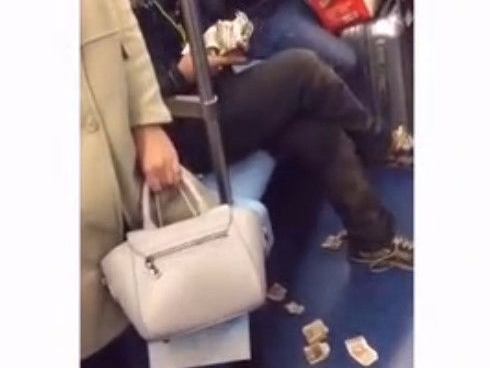 ��ؤ�ڵ������ͳ�һ����Ʊ���ڵ��ϣ����˵����һ�������𾪵Ļ�