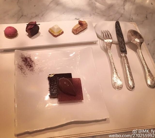 �����ۣ�����ɩ�������»�Ҫͦ�Ŵ��������һ��ϸ�ڿ���̫���ӣ�