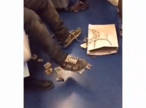 ��ؤ�ڵ������ͳ�һ����Ʊ���ڵ��ϣ����˵����һ�������𾪵Ļ�