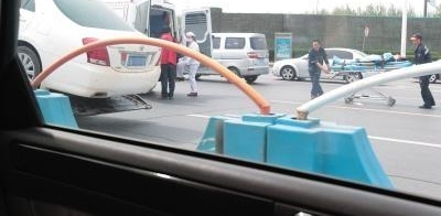 ��������·���𳵻����磡���Ӻᴩ11�ų�����ײ��20��