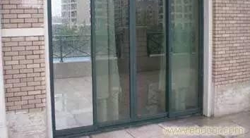 Ů������ϴ��ʱ ����ͻȻð����һֻ�ֻ�����