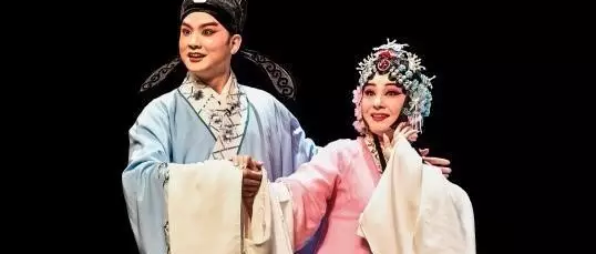 Ů��ѧ������4�꺢ͯ ֻ������̫����