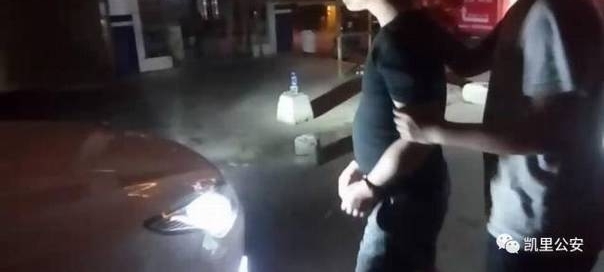 ��������������෸�������������Ϊ�Լ����룬�Լ��˸���