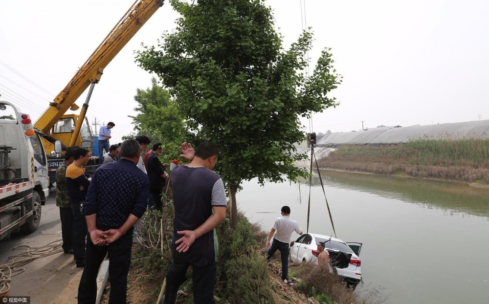 ɽ������һС�γ�ʧ�س������ ˾����������