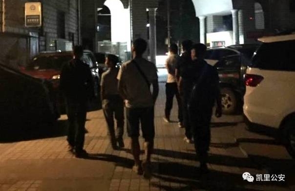 ��������������෸�������������Ϊ�Լ����룬�Լ��˸���