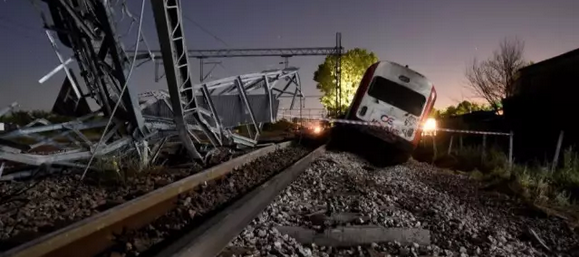 Ů��ѧ������4�꺢ͯ ֻ������̫����