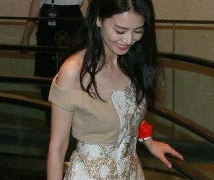 38��ĸ�ԲԲ���Ƕ����Ǻ�������ͬΪ38���Ů��ȴ�ϲ����ˣ�