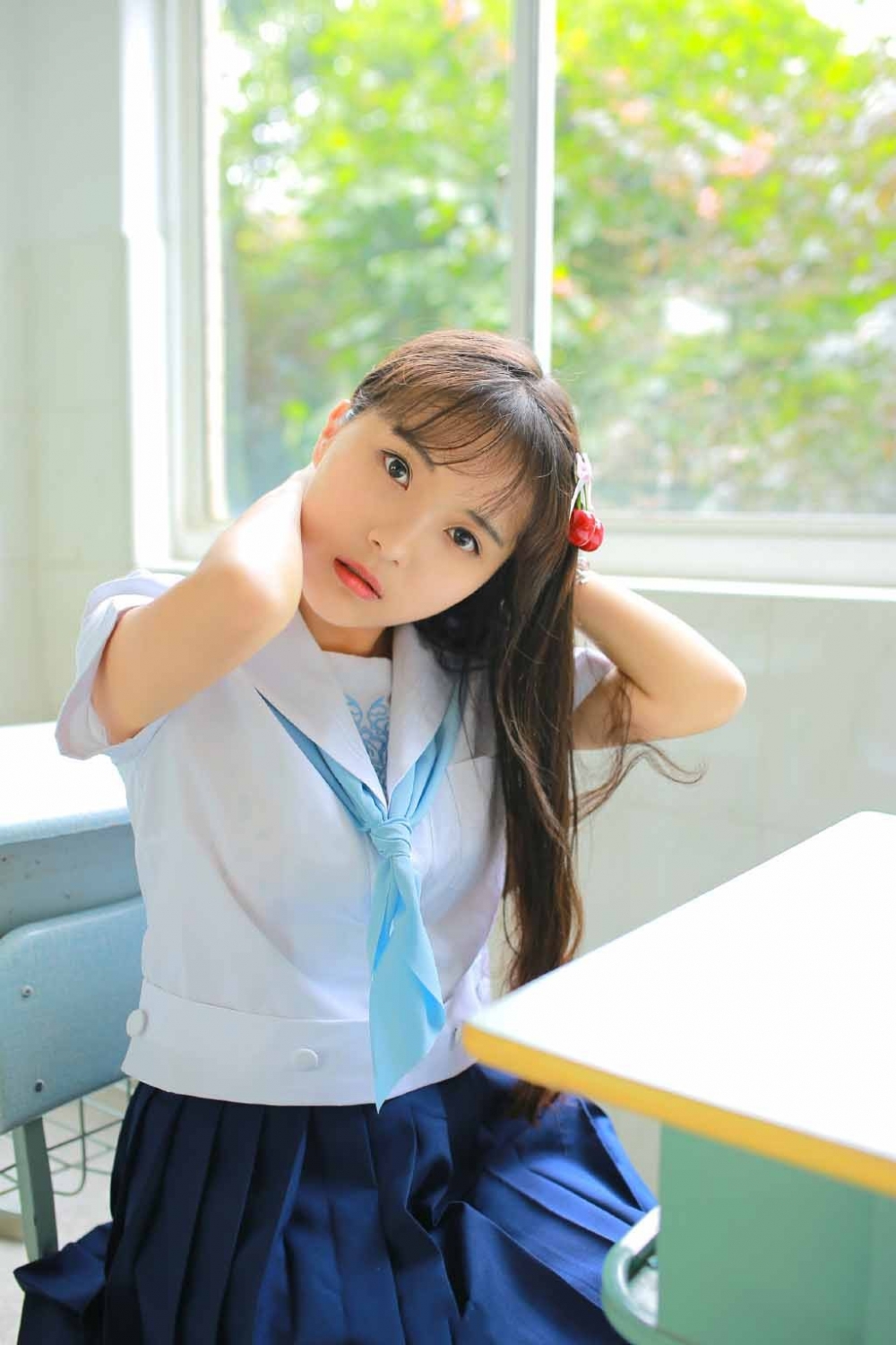 ������������½��������ͻȻ���»��ڣ�ȫ�����Ů��