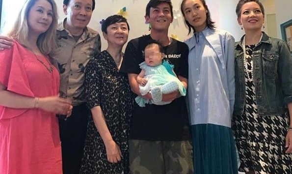 �¹�ϣ��������ϯ��ݮ���ֽ�ʱ������Ȼ���ֳ�3����ԣ�Ĭ���Ѿ����˰ְ�