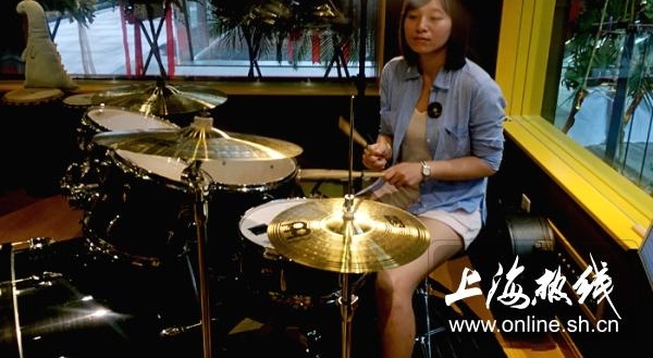 �����һ���ĺ����� �������Ͽ���ȫ͸��¼����