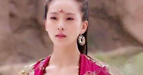 ��װ�����Ů�ӵ��ϻ���� ˭�������أ�