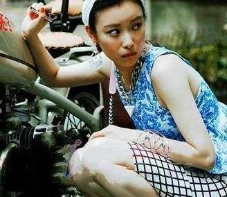 ��Щ��ͷ���ÿ���Ů�ǣ��Ű�֥���ģ������Ĵ���С�����