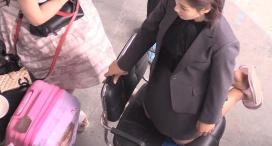 �����İ��ϼ�����? ���δ���Ь�����빤����Ա˵Ц����ż�����