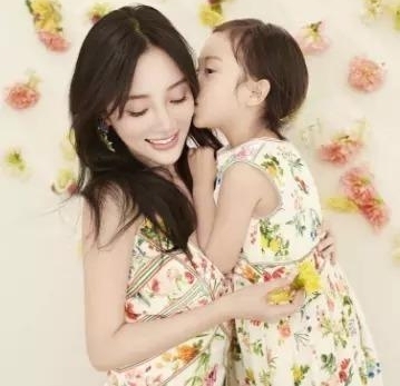 ��С���ܰů�ĺϼ�������Ȧ��������������ϲ��˭