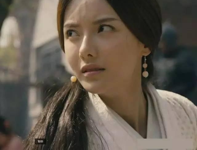 ��ʦ���˵�һ��Ů�ǳ���ȴ������������Ĳ��ٷң��������е�����