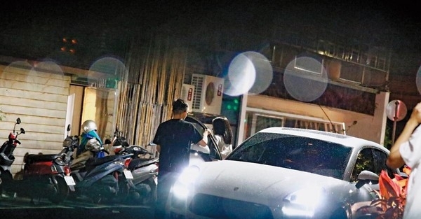 �׳����ǣ�ż������� С14�갮��7���ж����ع�