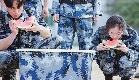 ���ǳ����ع⣬����ӱ���ݽӵ���������ͮȴ����̫����