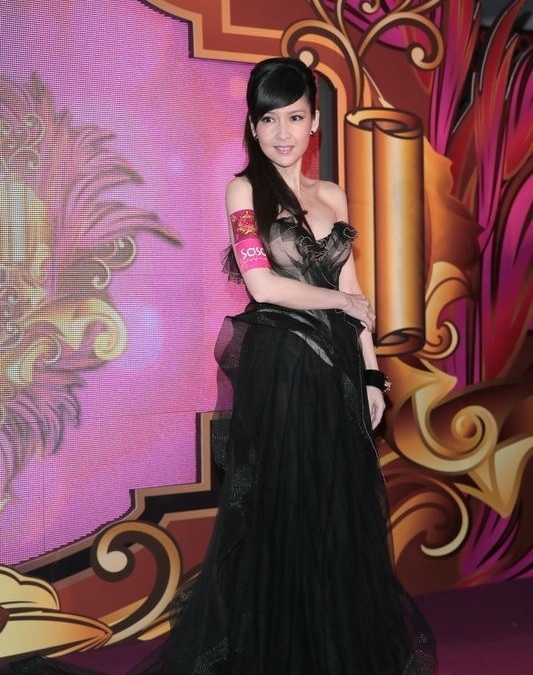 ��͸��װ��Ů��˭�����������帣��ͼ