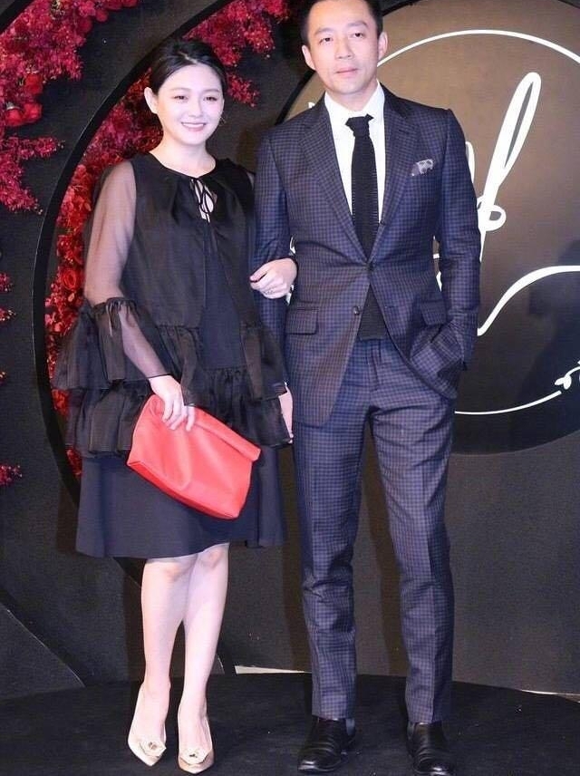 СS����������������ɻ����ڰ������Ļ�����¶���ˣ����ѣ�֫���������ʵ