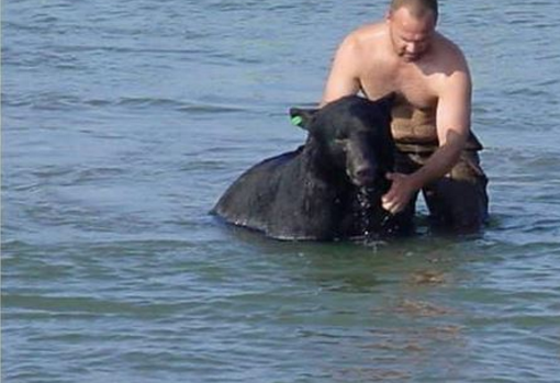 �����������ﱧס��ɫ��������˿�����ŵþ��Ŵ�У�