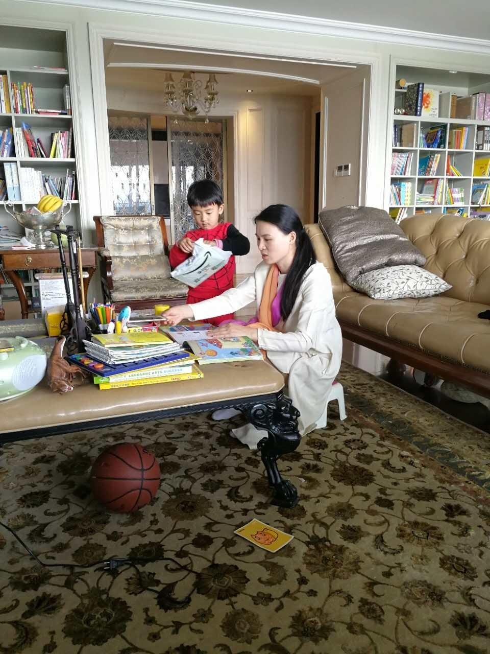 ���ݱ�ķ�ݻ𰸣�Ů������ǰ2�ε绰���� δ����ͨ