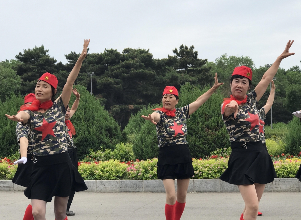 ����ս�װ���㳡�� ����ֱ��׬����