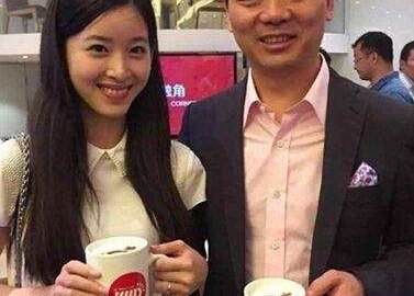 ��ǿ���򸾳������� �����촩�ż�Ц������