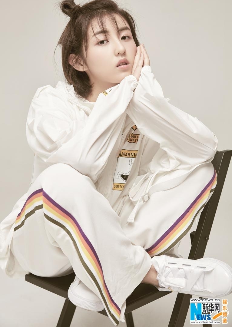 ���ӷ���־��Ƭ�ع� ������Ƥ��Ů������