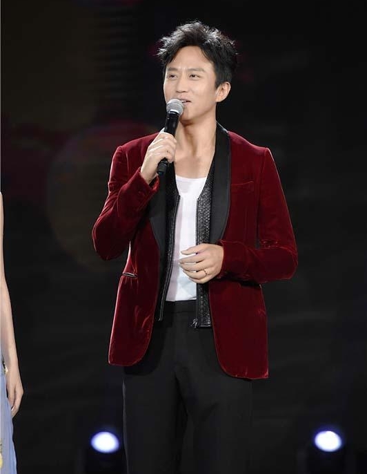 �ܶ���ð������˳�һ����King��Queen