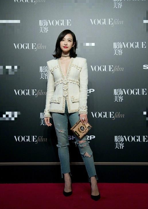 ����Ӱ����ۺ�̺�����Ĵ�˯�¾����ˣ����ݵ�һ�۾����ϳ�л�ȣ�