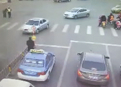 ������ͼ����������������ͨ�¹���ô�ƣ�ǰ��ˮ�������п쳵