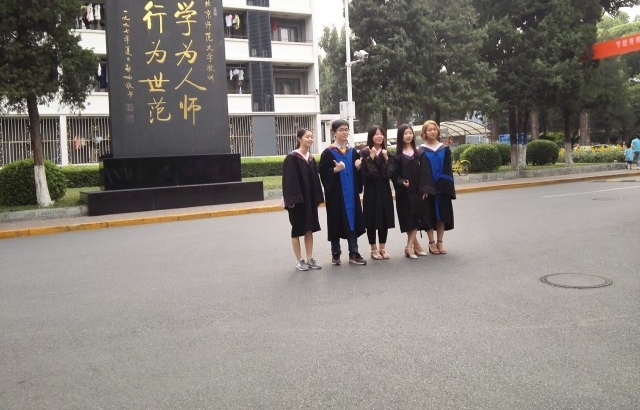 ��ЩͼƬ������ÿ����ѧ���ഺ�ļ��䣬��ʿ˧�����е���˵������