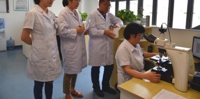 ʡ��ҽҽ������֧�߽���Ǩ�е�һ����ҽԺ����ѧ����������չ