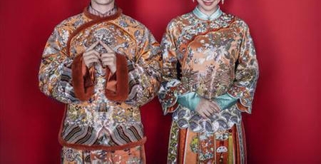 ����橷�ɫ���������飬������ɫ���µ�Ů�Ƕ���˭��