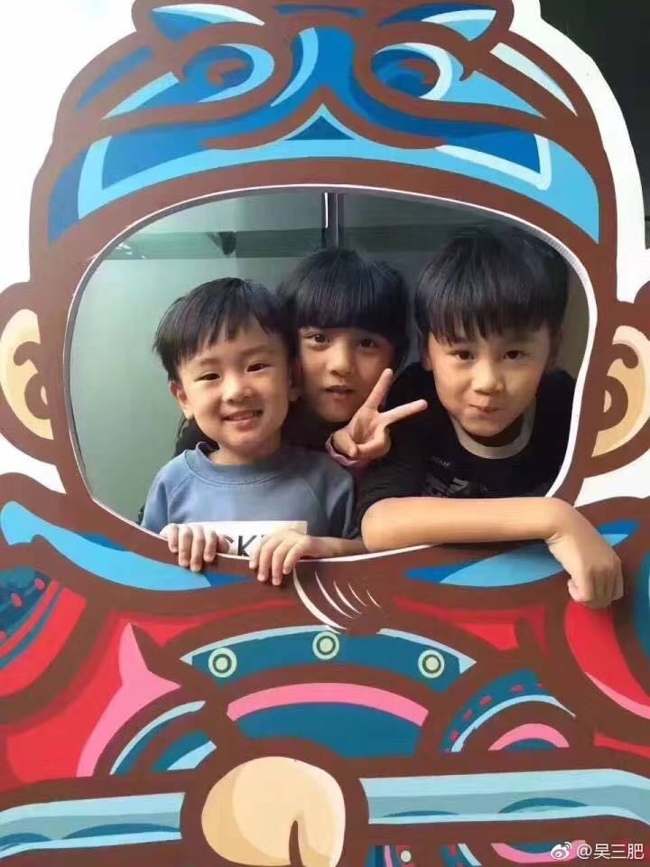 ���ݱ�ķ�ݻ𰸣�Ů������ǰ2�ε绰���� δ����ͨ