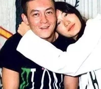 ���������������ּ޺��ţ�Ϊ�¹�ϣ��Ů��������·��