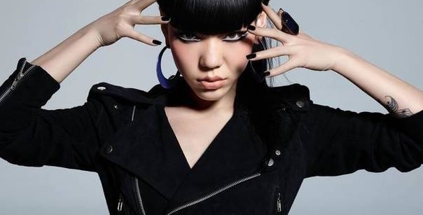 ������Ů��ڵ�������������Ī������