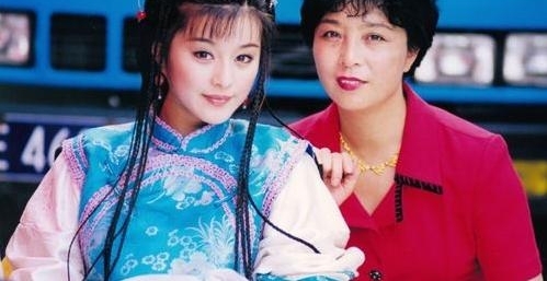 ������������½��������ͻȻ���»��ڣ�ȫ�����Ů��