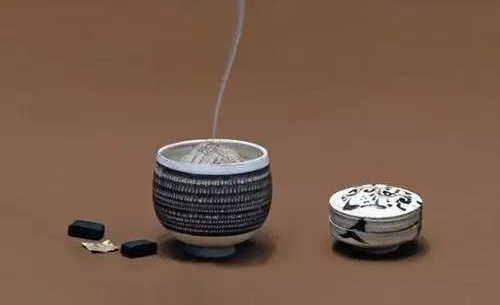 �й�ǻ�������㡢��衢�һ����廨����Щ����׷���С����������������ˡ���