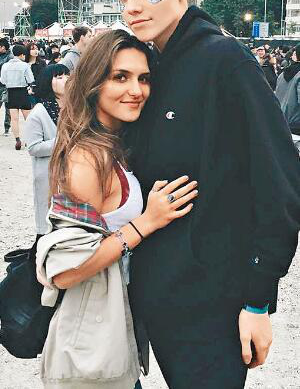 ��ѧ��Ů�����������⼮��ģ��17����������ԸУ�Ũױ���壡